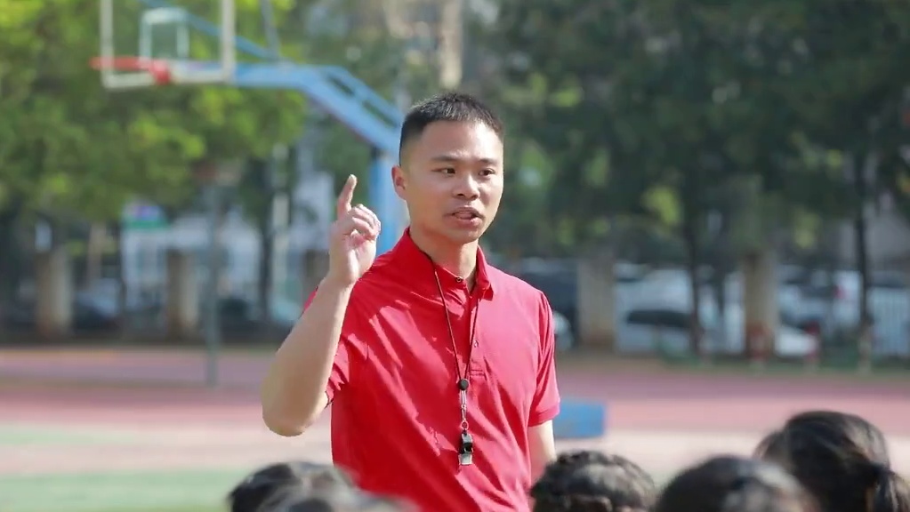 第十届全国中小学体育优质课，平衡组合与游戏，该课体育老师巧妙搭配，值得借鉴#体育老师 #体育优质课 