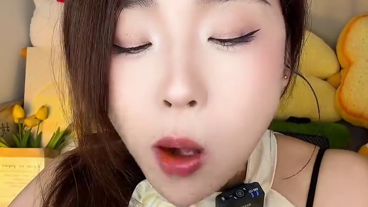 这个牛肉味的好吃好吃！！！不需要解冻空气炸锅直接做哈，香喷喷的！单根算下来不到1块