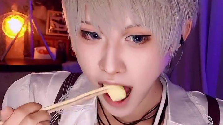 很好听的一期咀嚼音～ #沈星回cos #声控 #ooc致歉