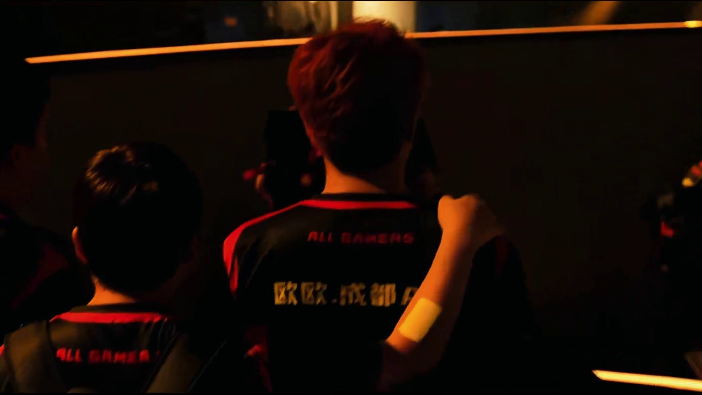 23年狗哥带着遗憾离开CFS 选择退役，走下舞台拍了拍欧欧的肩膀，24年AG阵容不适，止步八强，今年