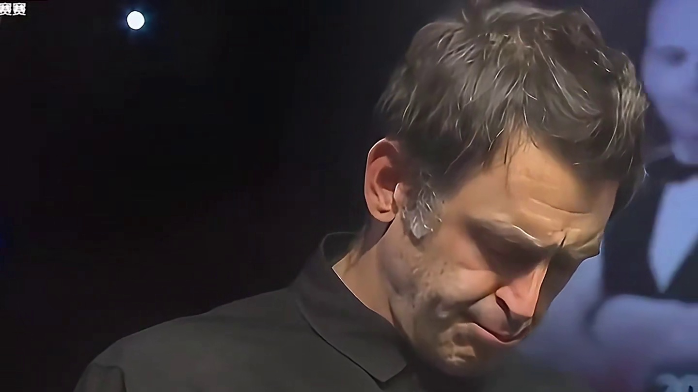 手握八倍镜长台轰炸，丁俊晖：你真是冒昧