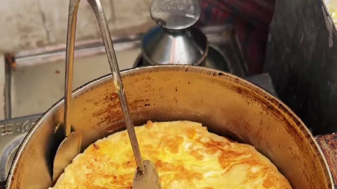 开封街头的煊软鸡蛋饼