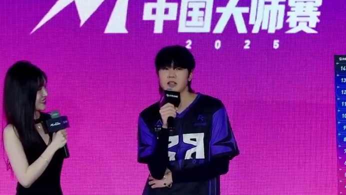Mikey接受赛后采访，表示队内还需要多多精进配合，感谢粉丝的不离不弃，RA会继续努力#决胜巅峰全球