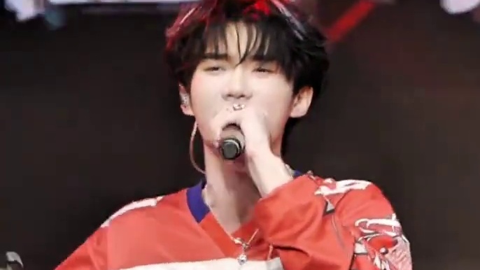 押韵教科书+人间机关枪+绝世爱豆脸
#小酷Coola飞蚊症巡演 #小酷Coola