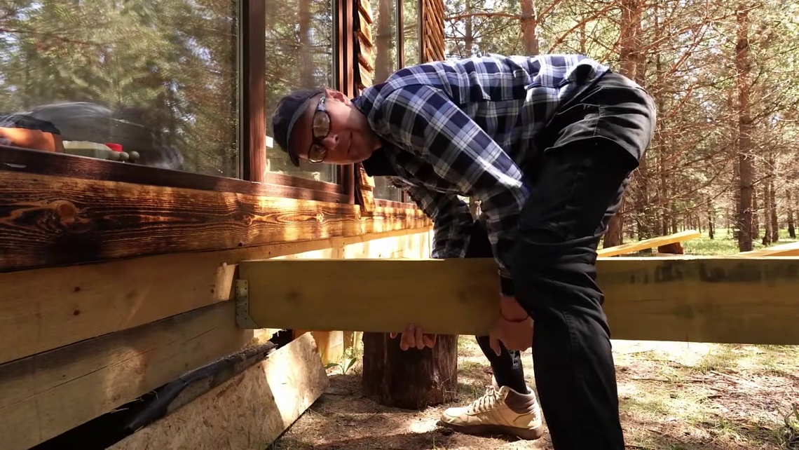 第6集：男人在野外给自己搭建了舒适的荒野小屋