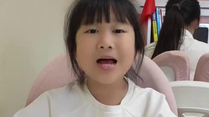 人民币上没出现过的面额，问到孩子知识盲区了#搞笑小姐妹