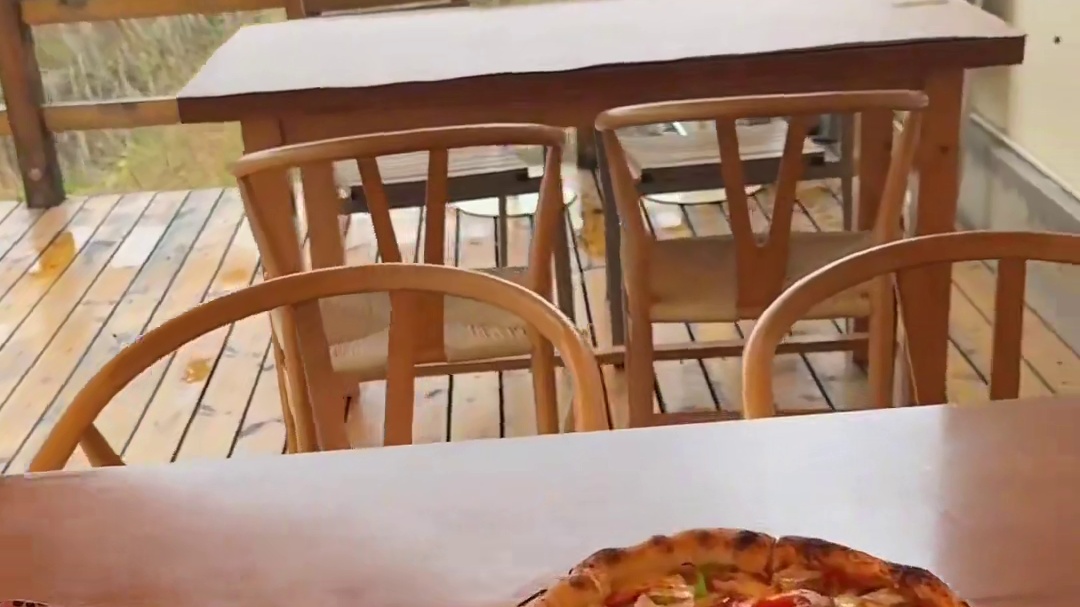 外国人开在安徽乡村里的披萨店，带着文化认可做出来臭鳜鱼毛豆腐披萨。