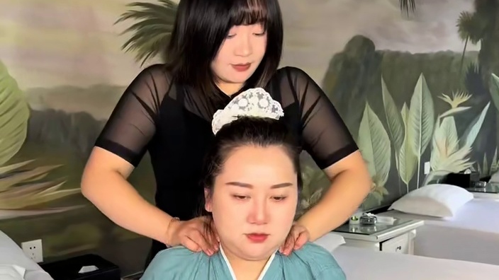 南山南足浴花样真的越来越多，不仅可以烤肉随便吃还有丰富简餐小吃随便吃，居然还有牛排 #眉山 #足浴 