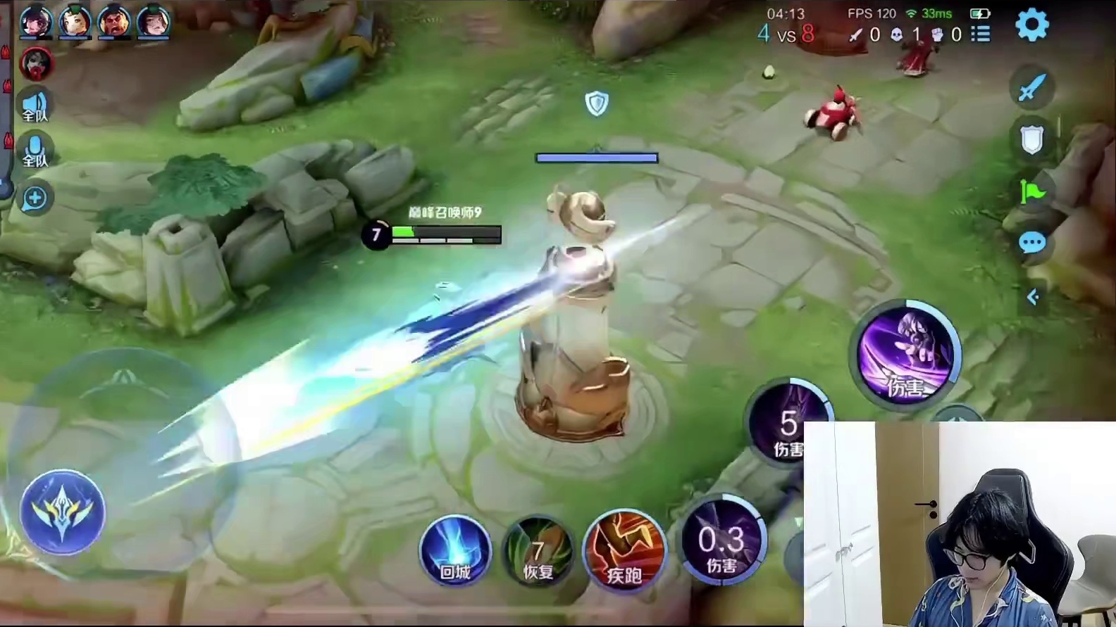 小予神破防买装备挂机后又鞠躬道歉，同队的空伐却在赛后豪掷千金安慰