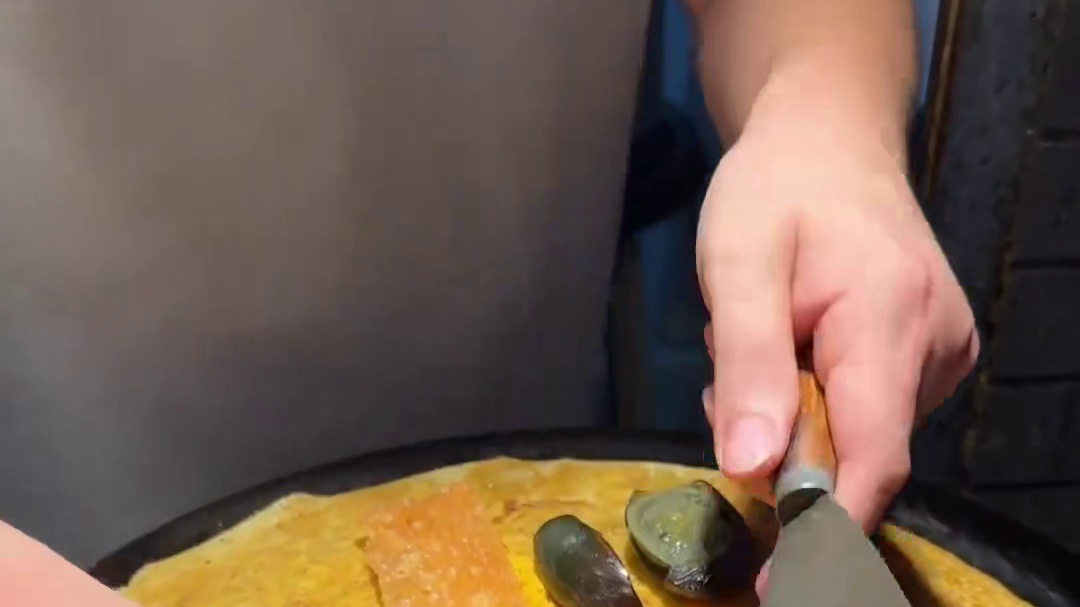 加了皮蛋的煎饼果子！谁说是黑暗料理了？！
