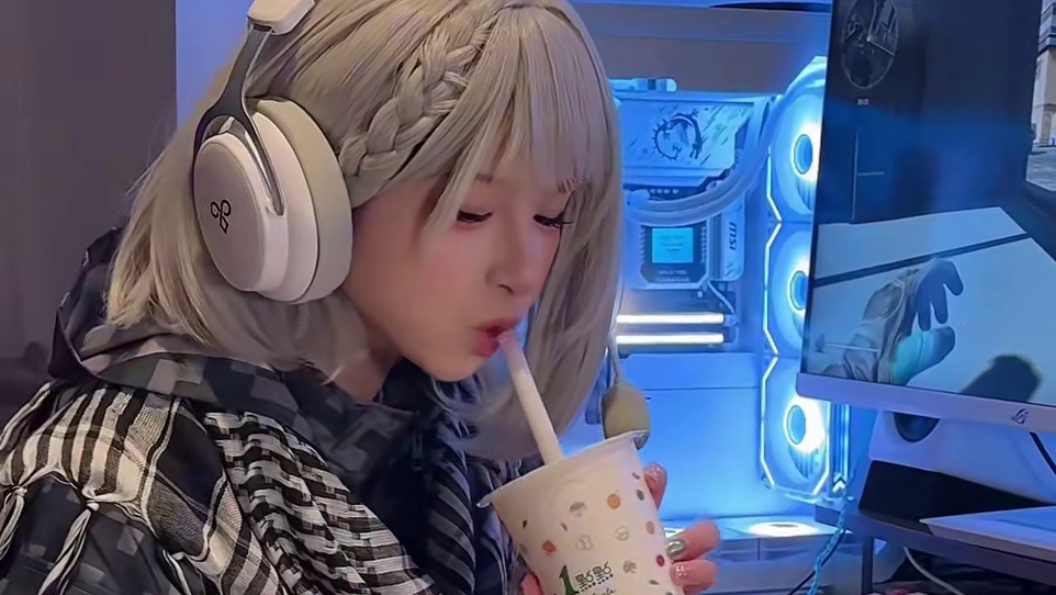 用红狼的脚步声吓唬妹妹！