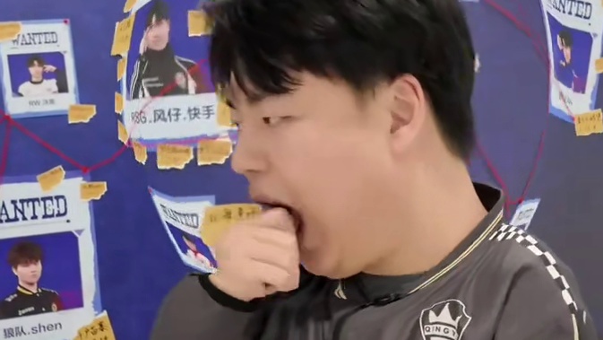 在线秀绝活！空口吞纪录？喜提雾山五行纪录的QY.千寻 来到了揭榜时刻~另一边刚打破北海渔场纪录，AG