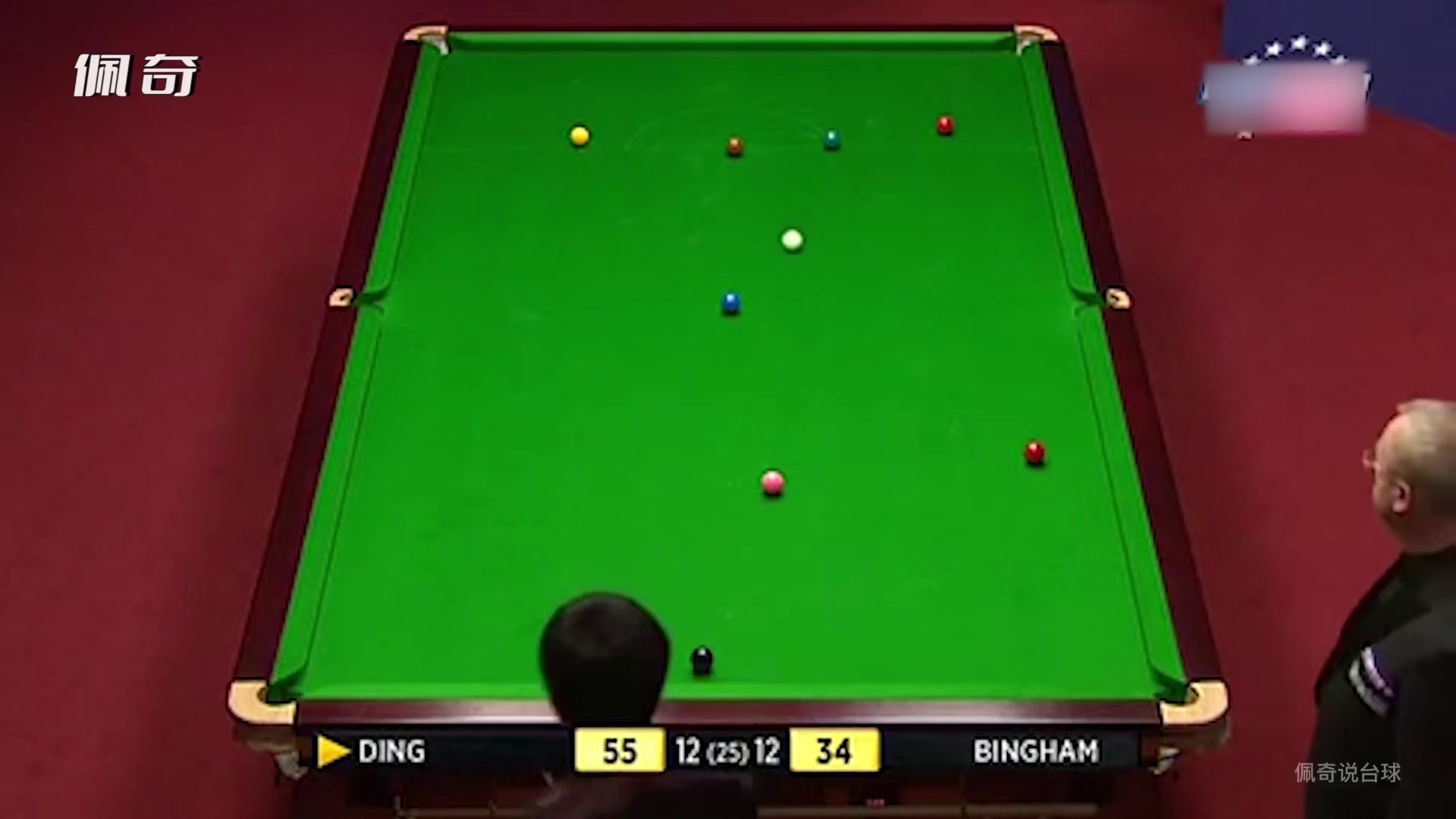 丁俊晖命悬一线极限防守，袋角斯诺腾空出世，二师兄气的怒砸球桌(2)