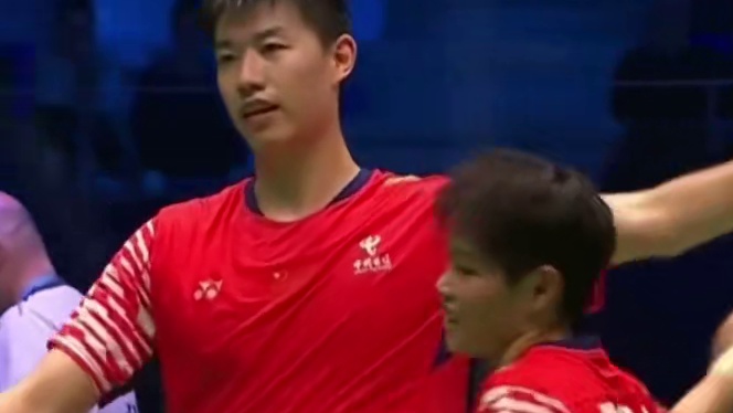 恭喜凤凰组合#法国羽毛球公开赛 #羽毛球混双 #凤凰组合 #冯彦哲黄东萍 #羽毛球精彩片段