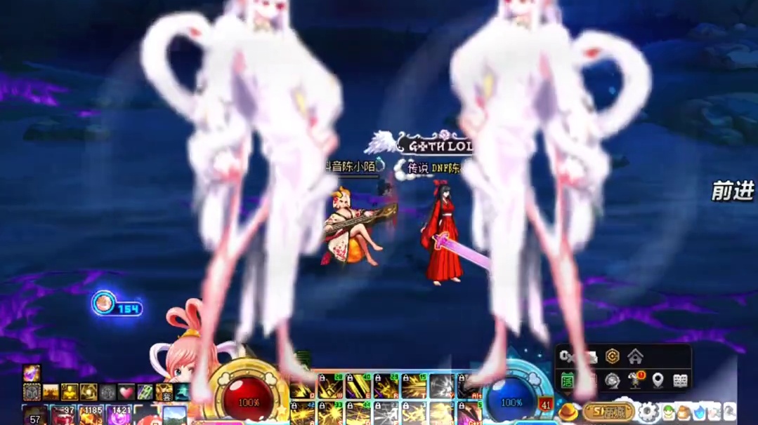 女格斗超漂亮时装搭配，天二白银异色头发真不错啊！ #