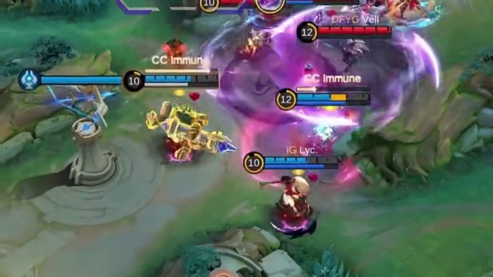 不愧是在前期劣势还能刷到全场最高经济的男人，泽龙猛猛发力，关键团战拿下三连无双，DFYG顺利2：0结