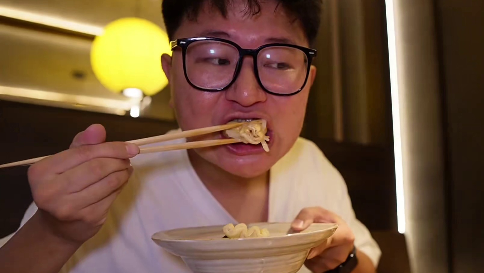 楢鸟居酒屋 25抵50，来尝尝冬日居酒屋里的关东煮吧
#美食vlog  #寻味烟火气 #天冷吃点啥#