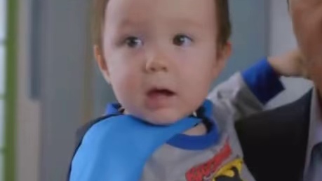 虽然喜当爹，但这个儿子也太可爱了吧，看他们带娃简直暖到不得了~