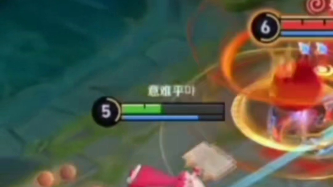 她总是能敏锐地察觉到他人的情绪变化，在朋友低落时送上温暖的拥抱，在同事困惑时给予恰到好处的建议，这种