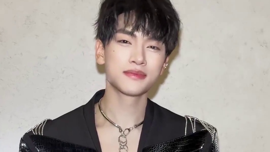 清洁工痛子上线，昨天给大家打扫的地板满意吗？#刺痛hurt #在共庆王者十周年 #sugaron