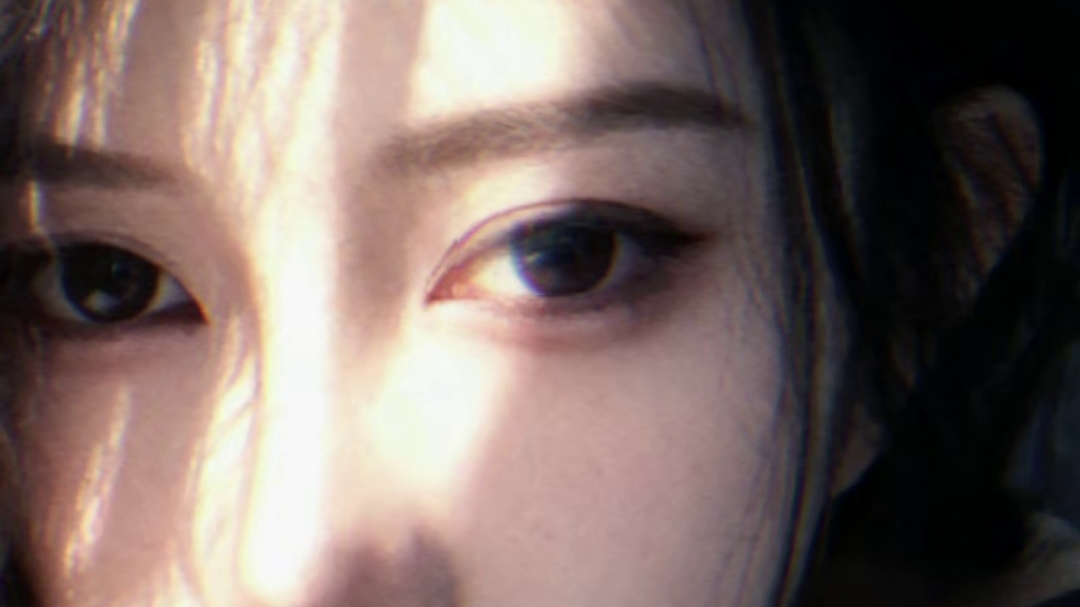 把情绪丢在秋天里，
         不听，不说，不等，不盼
#禁止向未成人提供纹身服务