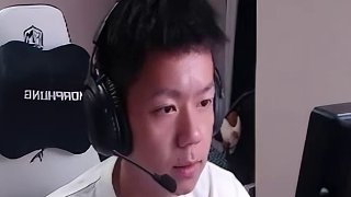 念舊巔峰賽觀戰(zhàn)神人殘局，一邊漏腳步準(zhǔn)星瞄墻，另一邊零反應(yīng)甩狙