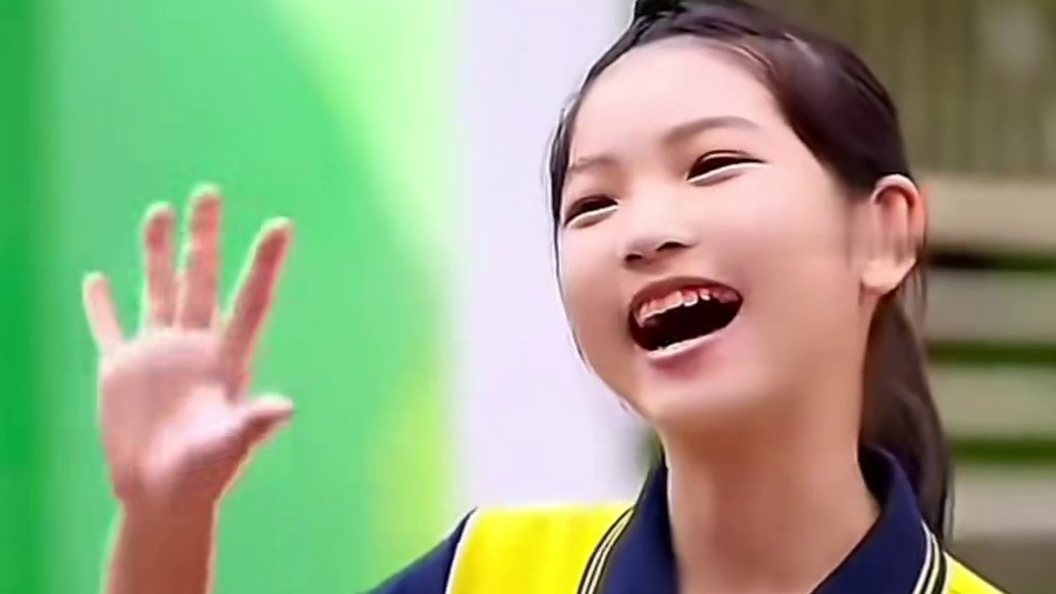 “大脚步上楼梯被校长颗秒了” #暗区突围#暗区突围可颂作者团#暗区预瞄小学 #暗区10月假期沙海探宝