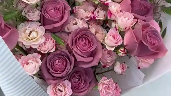 闺蜜玩《我的花园世界》，真的送了我一束花！ #我的花园世界#玩游戏送真花 #我的花园世界小游戏 #玩