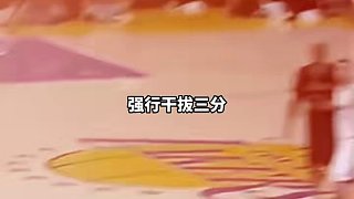 這是林書豪最帥的一次，他給科比講戰(zhàn)術(shù)，并且還強行投進壓哨三分#籃球