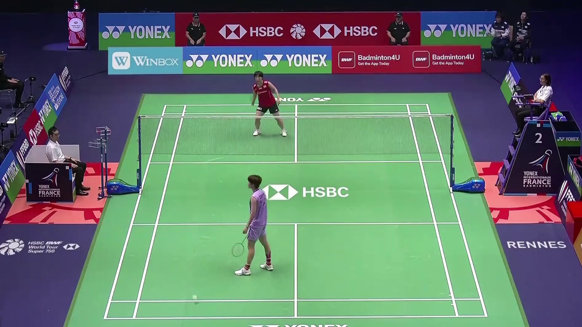 次局山口茜加强了主动进攻，陈雨菲的自身失误有所增多，以16-21扳平大比分