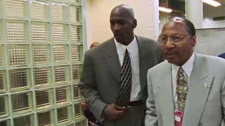 喬丹傳記第4集：第一次見到皮蓬時(shí)，為什么喬丹就非常看不起他