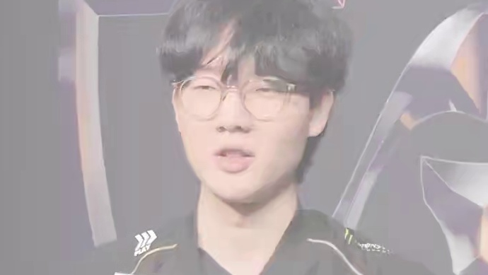 Viper:物是人非,变的是我。 #S15淘汰赛   #英雄联盟S15  #上聊S15