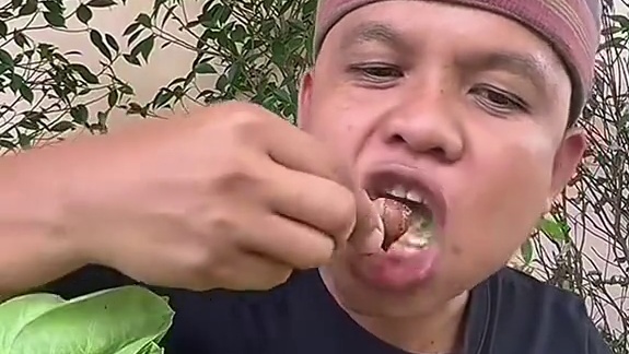 辣椒蘸水️煮牛杂拼盘 #美食 #泰国美食 #美食 #户外美食 #内容启发搜索