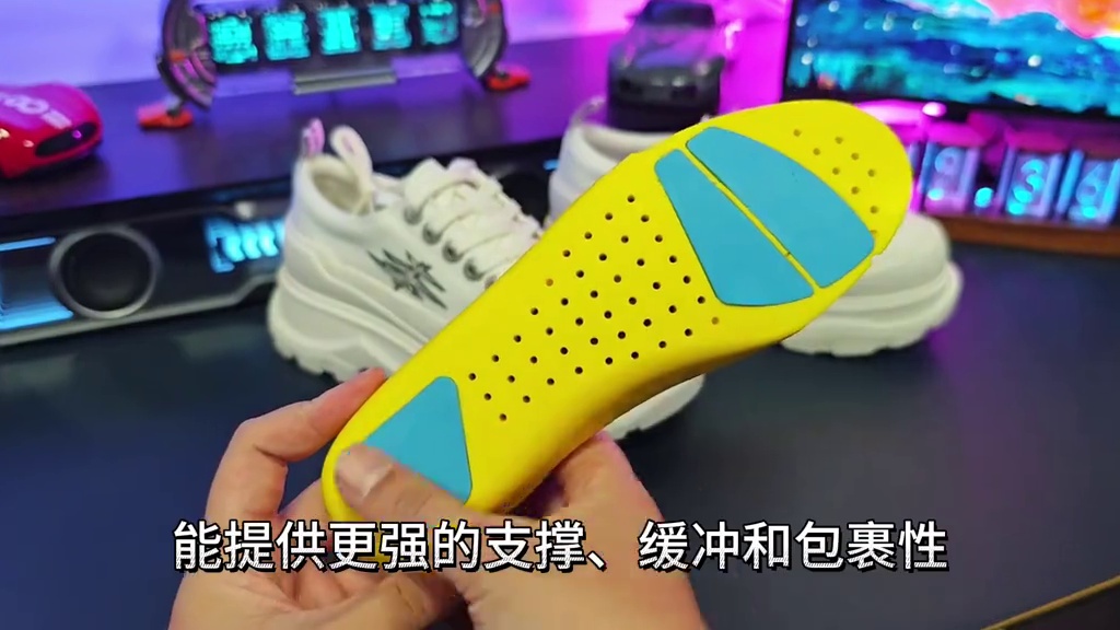 上脚又帅又有型的时装周秀款闪电 ！