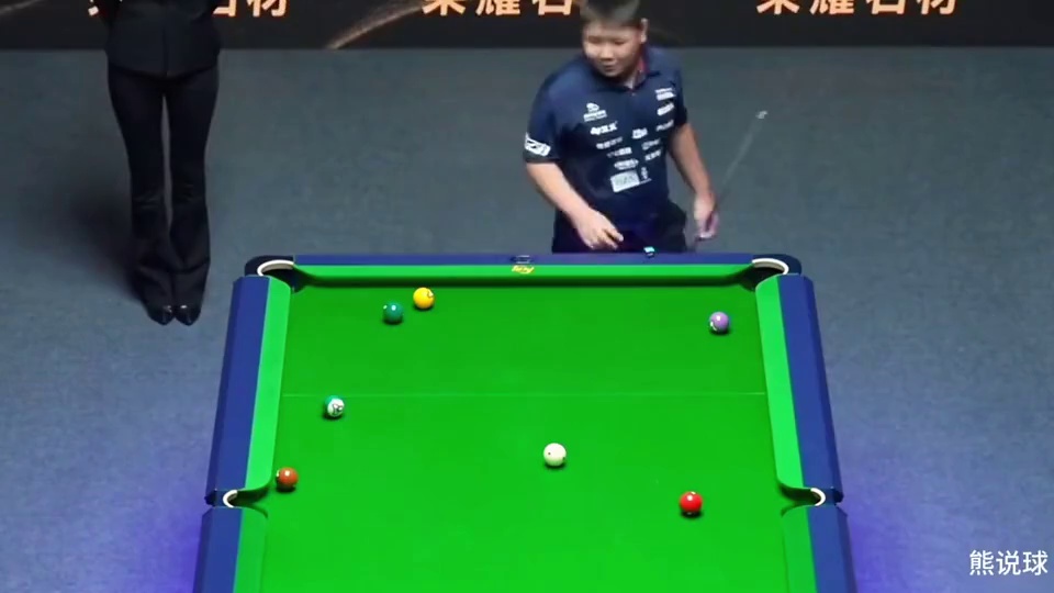 13岁小孩哥平打11档张堃鹏，这实力太硬了！ #台球  #台球是一种生活  #张堃鹏  #刘禹乐