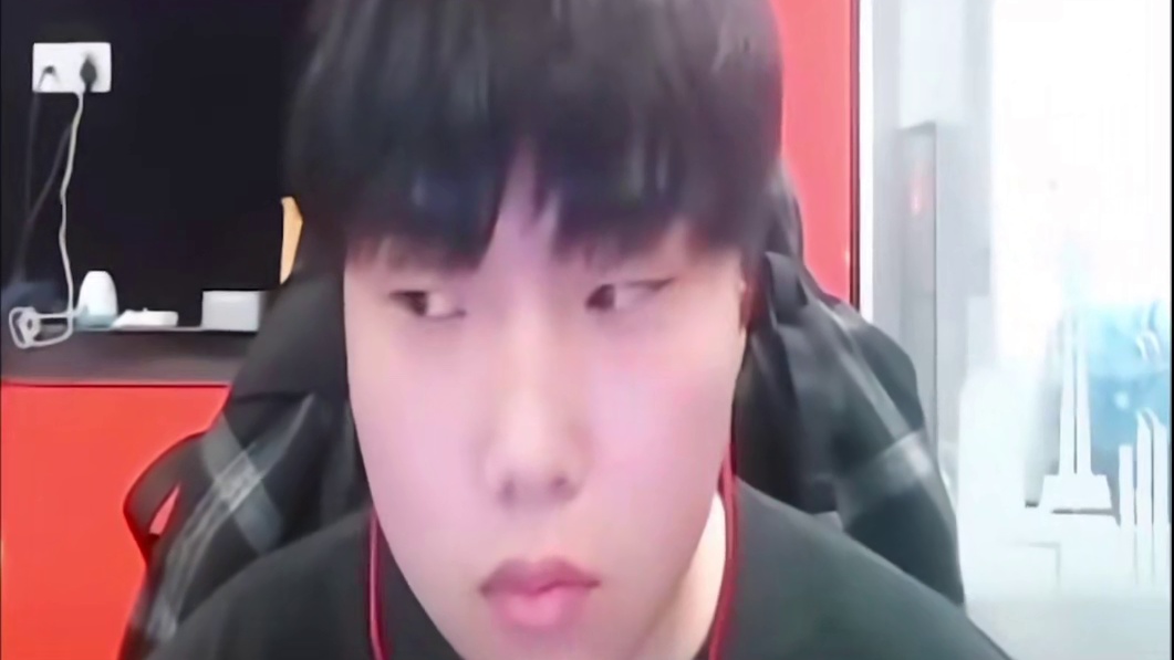 全联盟最稳定的狙击手Doo，胜利广场力压高燃潇潇断层领先，开镜高效练枪赏心悦目