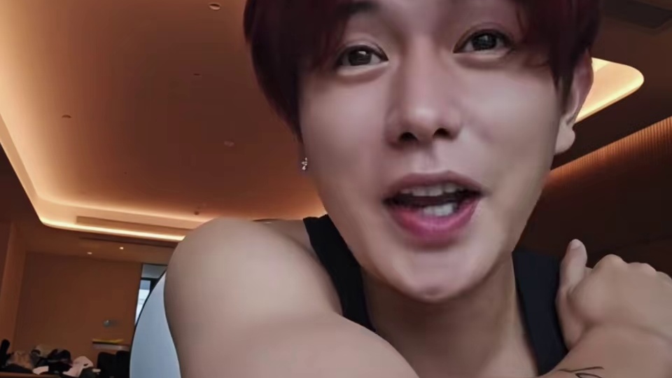 “灵儿最近不开心”#童锦程 #灵儿不灵了 #陈佳琪