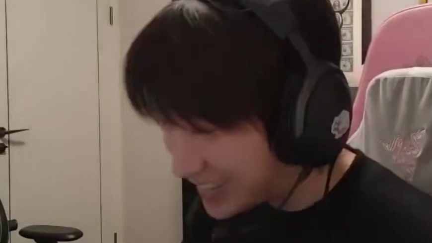 Boaster赛后主动给苏弟发消息问候 给牛人乐坏了！ 苏弟小笨嘴秀英语 扣1牛人和大B聊天记录#苏