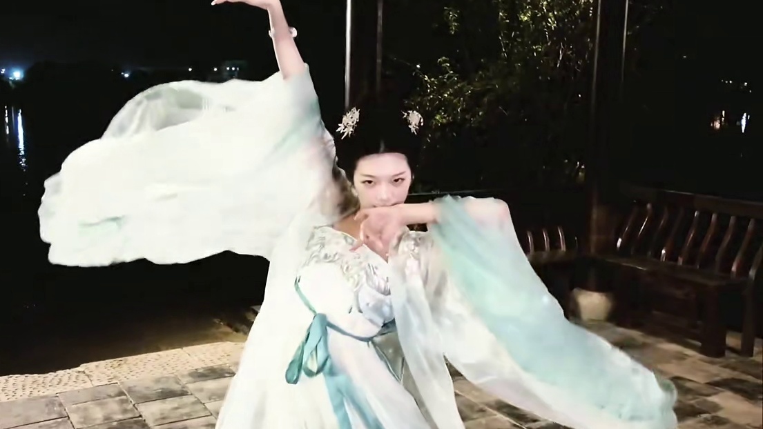 终于拍出了我想要的国风电影感 #汉服 #古典舞 #国风古韵
