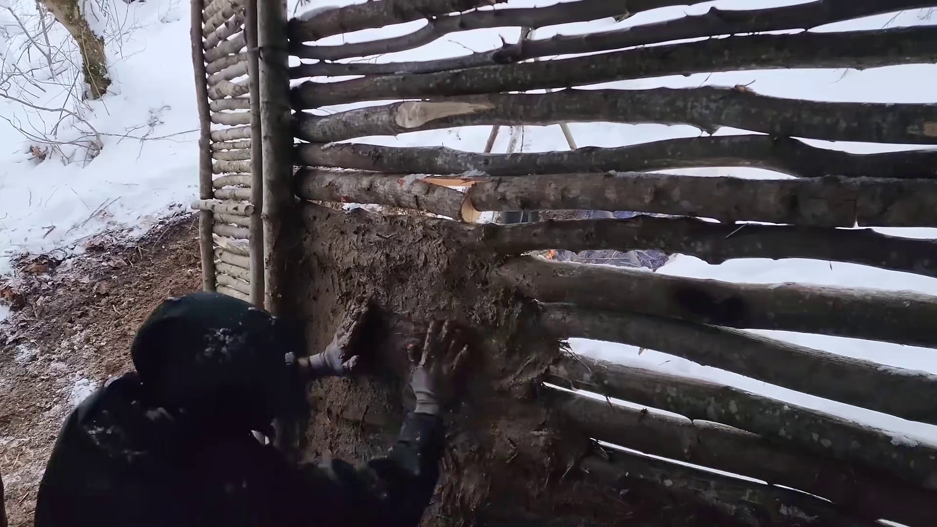 劳大在零下40度环境中用保鲜膜露营，没想到保鲜膜冻僵他还没事