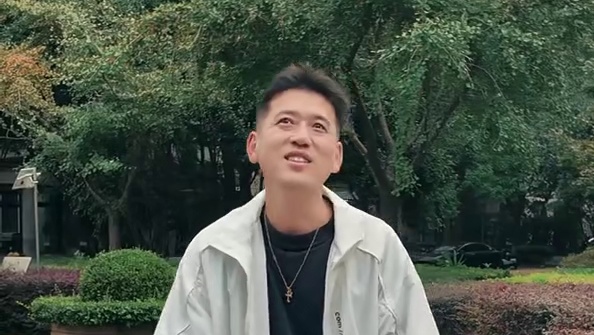 所以，赚钱的意义是什么呢？ #上海 #二奢老金 #二奢回收 #对自己好点 #赚钱的意义