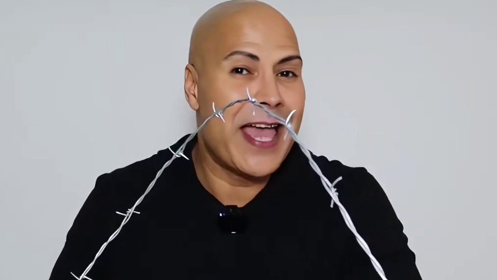 WWE用的铁丝网是真的还是假的？ #WWE #摔角