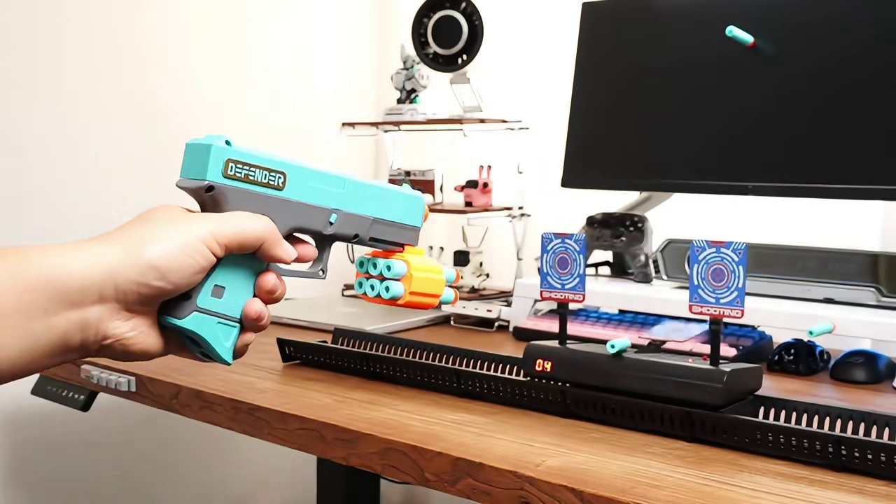 在家就能举办的射击比赛，大人小孩都玩的很开心