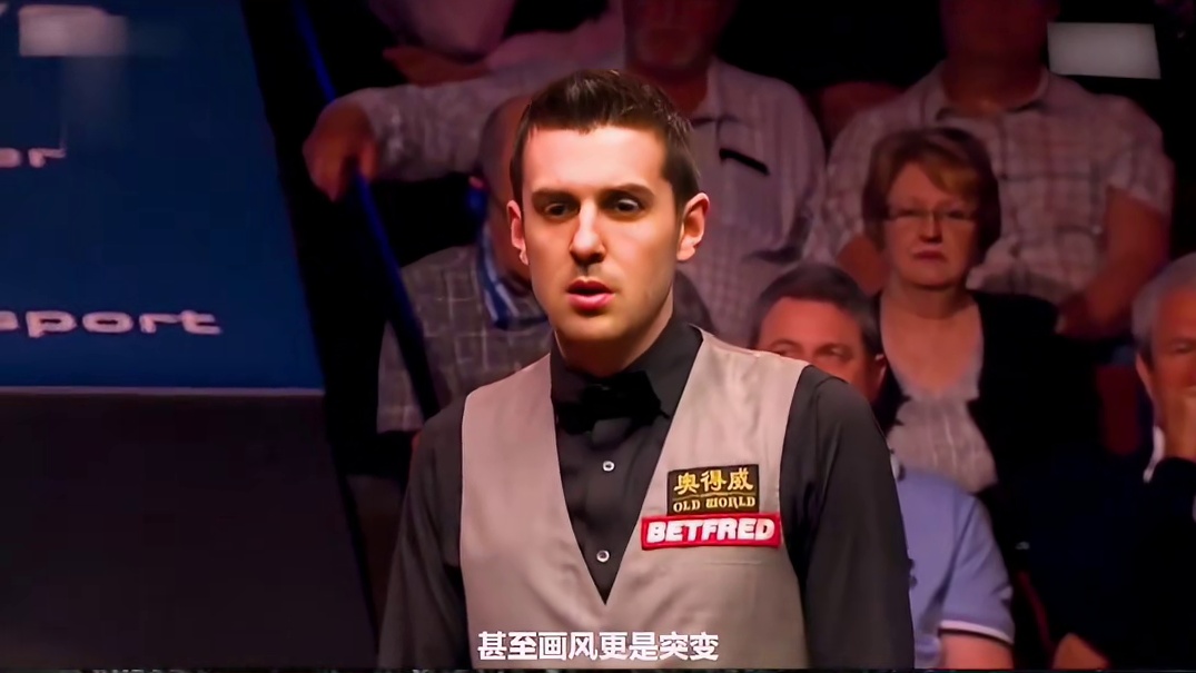 身穿红马甲的丁俊晖有多可怕，无限接近世界冠军的宝座，硬抗塞大师的盾牌！_2