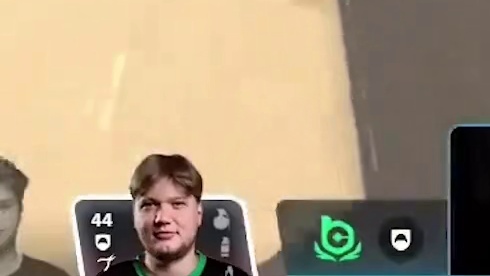 压力！s1mple嫌弃队友操作狂鞭队友！