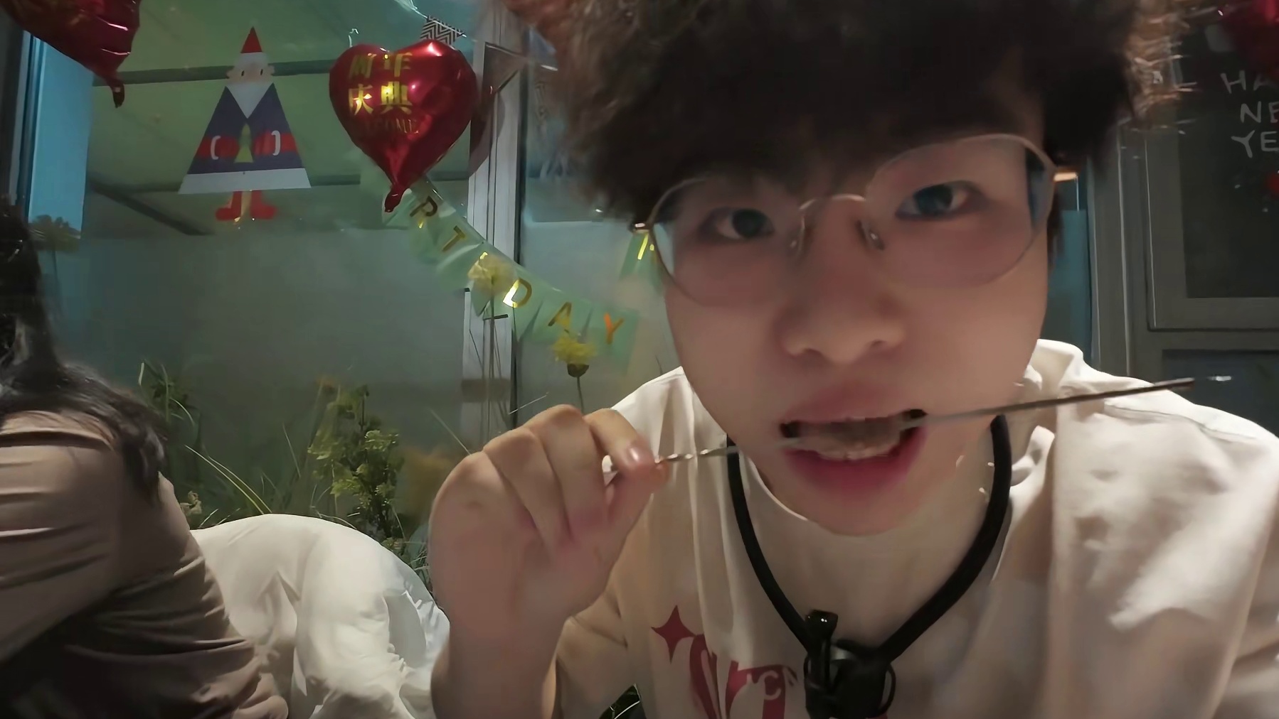 沈阳游戏主播馋了都干什么？整顿小烧烤！#美食 #烧烤