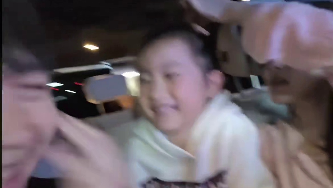 玩开心了。
#小小小酷哥 #组织1995