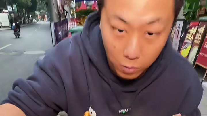 在巷子里面的一家20多年的老火锅，确实巴适 #四川人刻在骨子里的味道 #四川就是一个巨大的鸳鸯锅 #