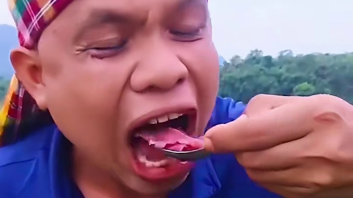 辣椒蘸水️大片鲜牛肉