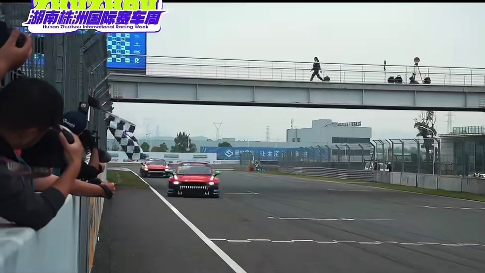 11月1日，CTCC·TCR中国系列赛完成了收官之战首回合的对决，谁将加冕为本年度的年度冠军？让我们